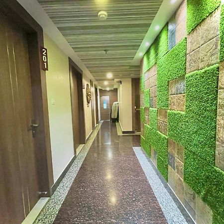 Hotel Kuber Palace ! Puri Near-Sea-Beach-And-Temple Fully-Air-Conditioned-Hotel With-Lift-And-Parking-Facility Bagian luar foto