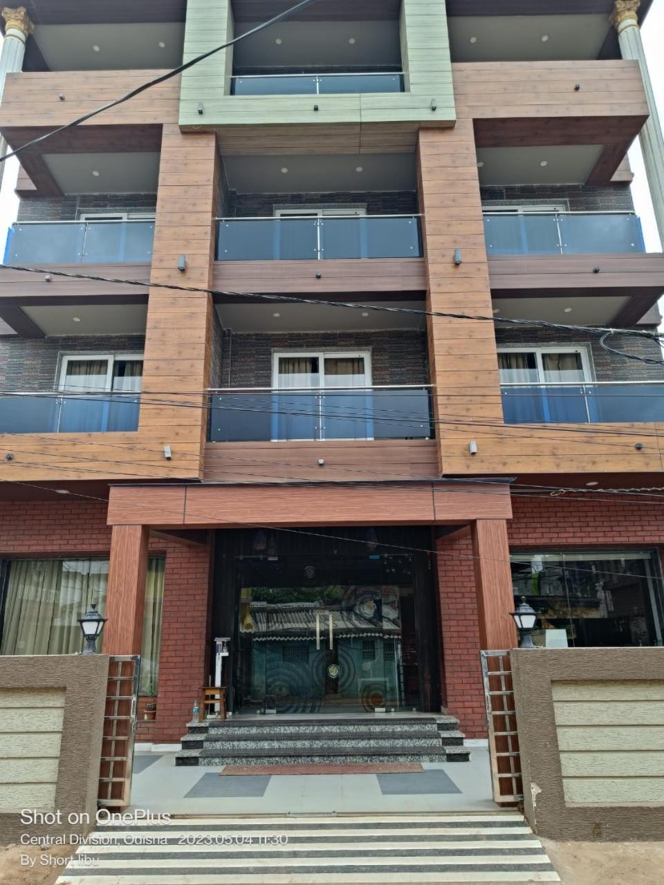 Hotel Kuber Palace ! Puri Near-Sea-Beach-And-Temple Fully-Air-Conditioned-Hotel With-Lift-And-Parking-Facility Bagian luar foto