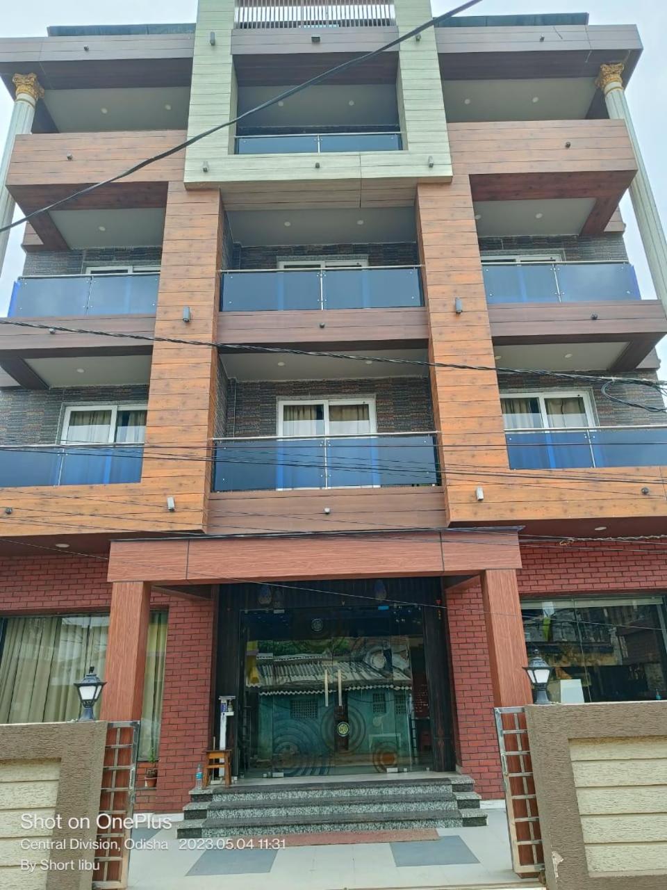 Hotel Kuber Palace ! Puri Near-Sea-Beach-And-Temple Fully-Air-Conditioned-Hotel With-Lift-And-Parking-Facility Bagian luar foto