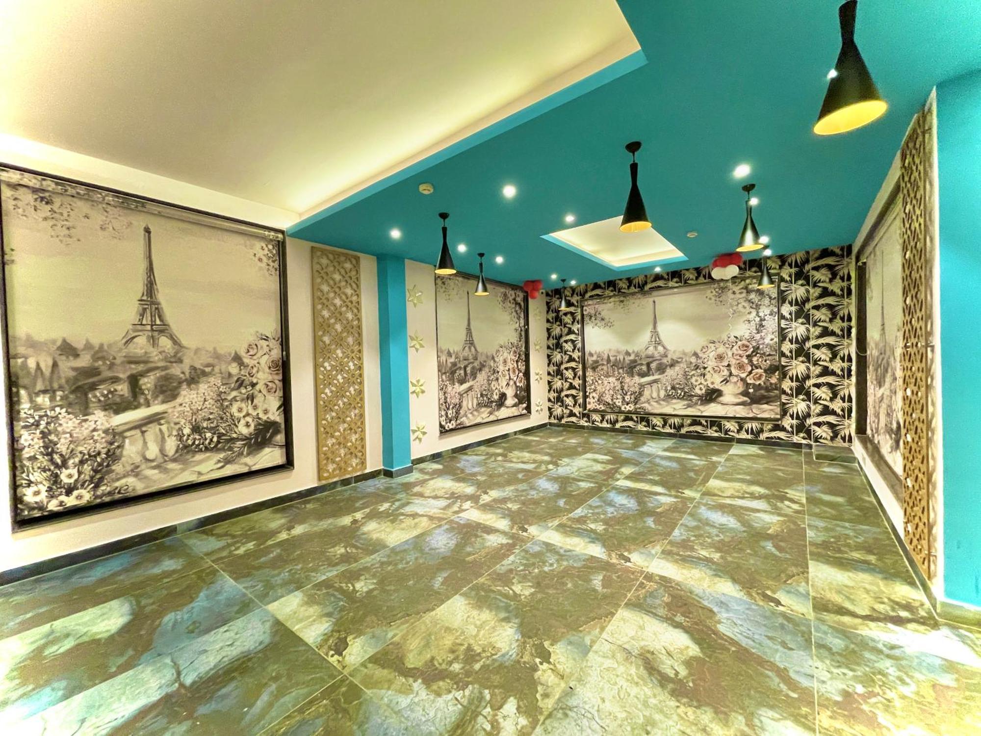 Hotel Kuber Palace ! Puri Near-Sea-Beach-And-Temple Fully-Air-Conditioned-Hotel With-Lift-And-Parking-Facility Bagian luar foto