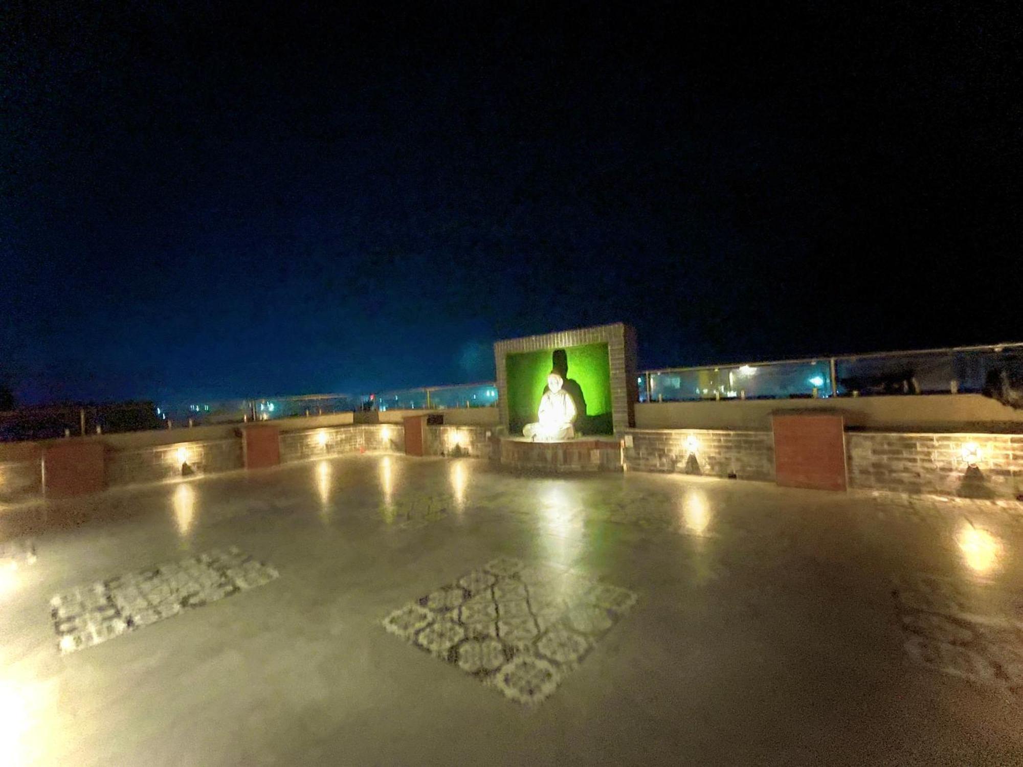 Hotel Kuber Palace ! Puri Near-Sea-Beach-And-Temple Fully-Air-Conditioned-Hotel With-Lift-And-Parking-Facility Bagian luar foto