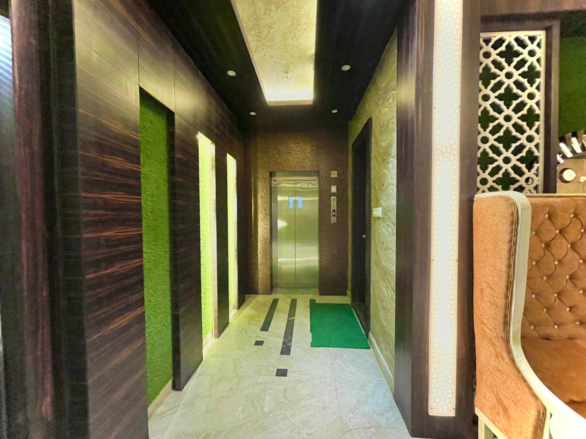Hotel Kuber Palace ! Puri Near-Sea-Beach-And-Temple Fully-Air-Conditioned-Hotel With-Lift-And-Parking-Facility Bagian luar foto