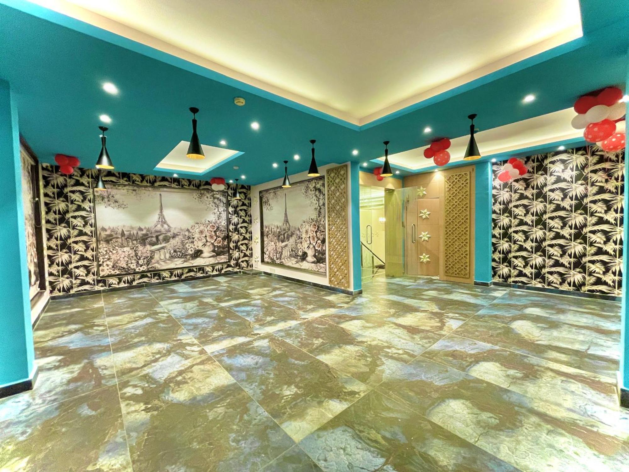 Hotel Kuber Palace ! Puri Near-Sea-Beach-And-Temple Fully-Air-Conditioned-Hotel With-Lift-And-Parking-Facility Bagian luar foto