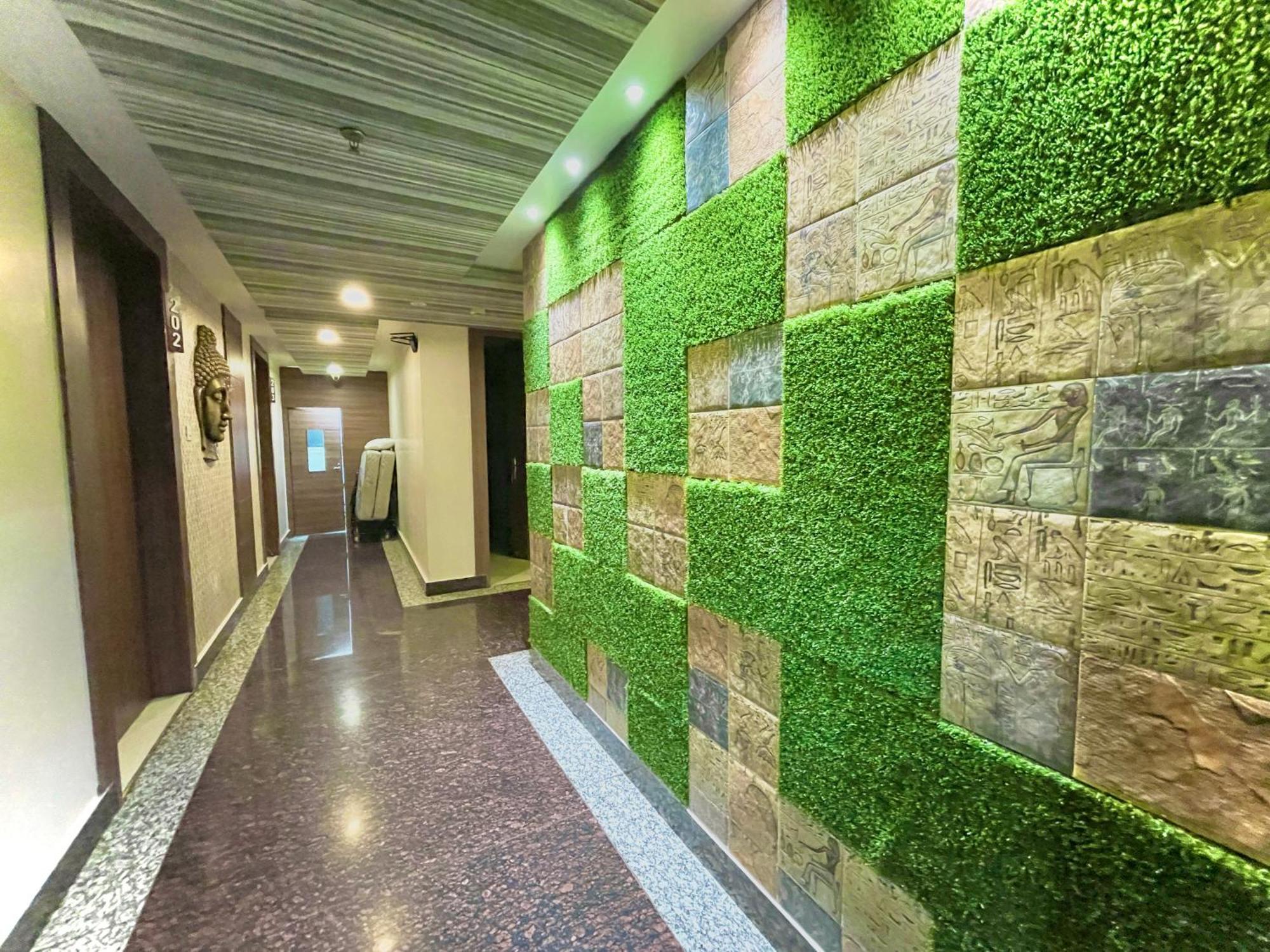 Hotel Kuber Palace ! Puri Near-Sea-Beach-And-Temple Fully-Air-Conditioned-Hotel With-Lift-And-Parking-Facility Bagian luar foto