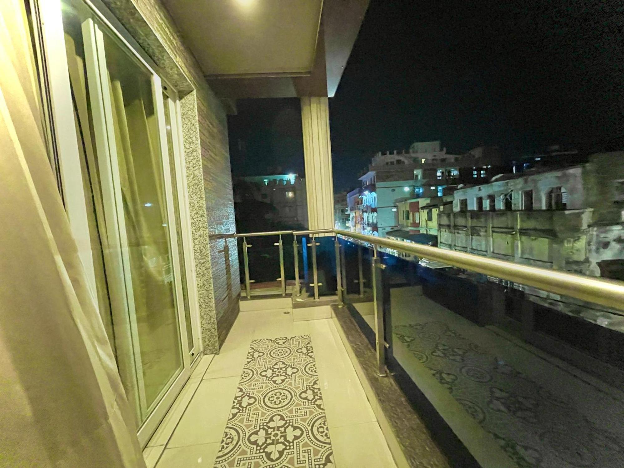 Hotel Kuber Palace ! Puri Near-Sea-Beach-And-Temple Fully-Air-Conditioned-Hotel With-Lift-And-Parking-Facility Bagian luar foto