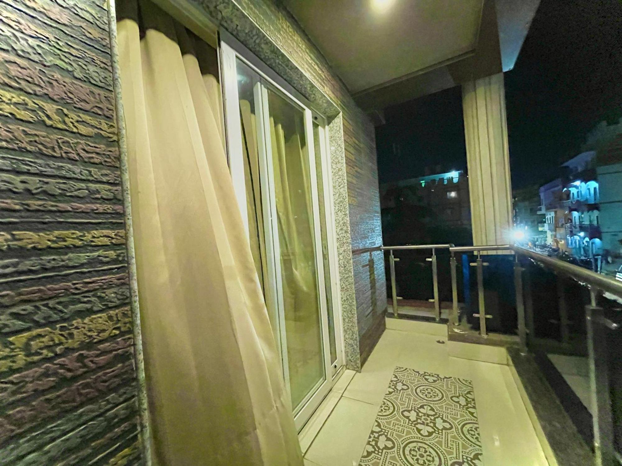 Hotel Kuber Palace ! Puri Near-Sea-Beach-And-Temple Fully-Air-Conditioned-Hotel With-Lift-And-Parking-Facility Bagian luar foto