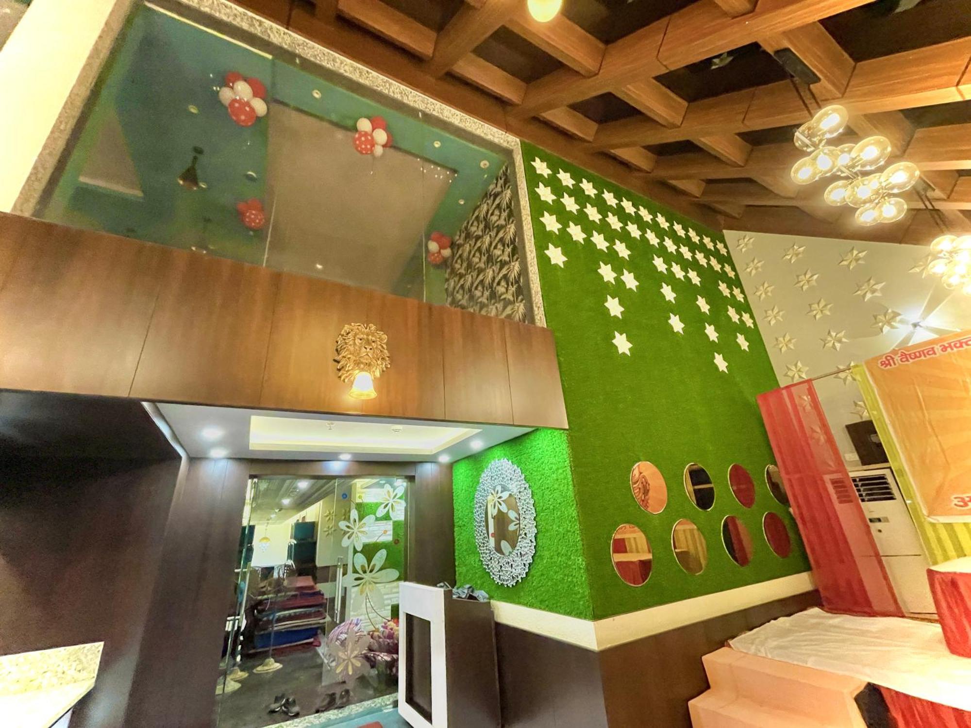 Hotel Kuber Palace ! Puri Near-Sea-Beach-And-Temple Fully-Air-Conditioned-Hotel With-Lift-And-Parking-Facility Bagian luar foto
