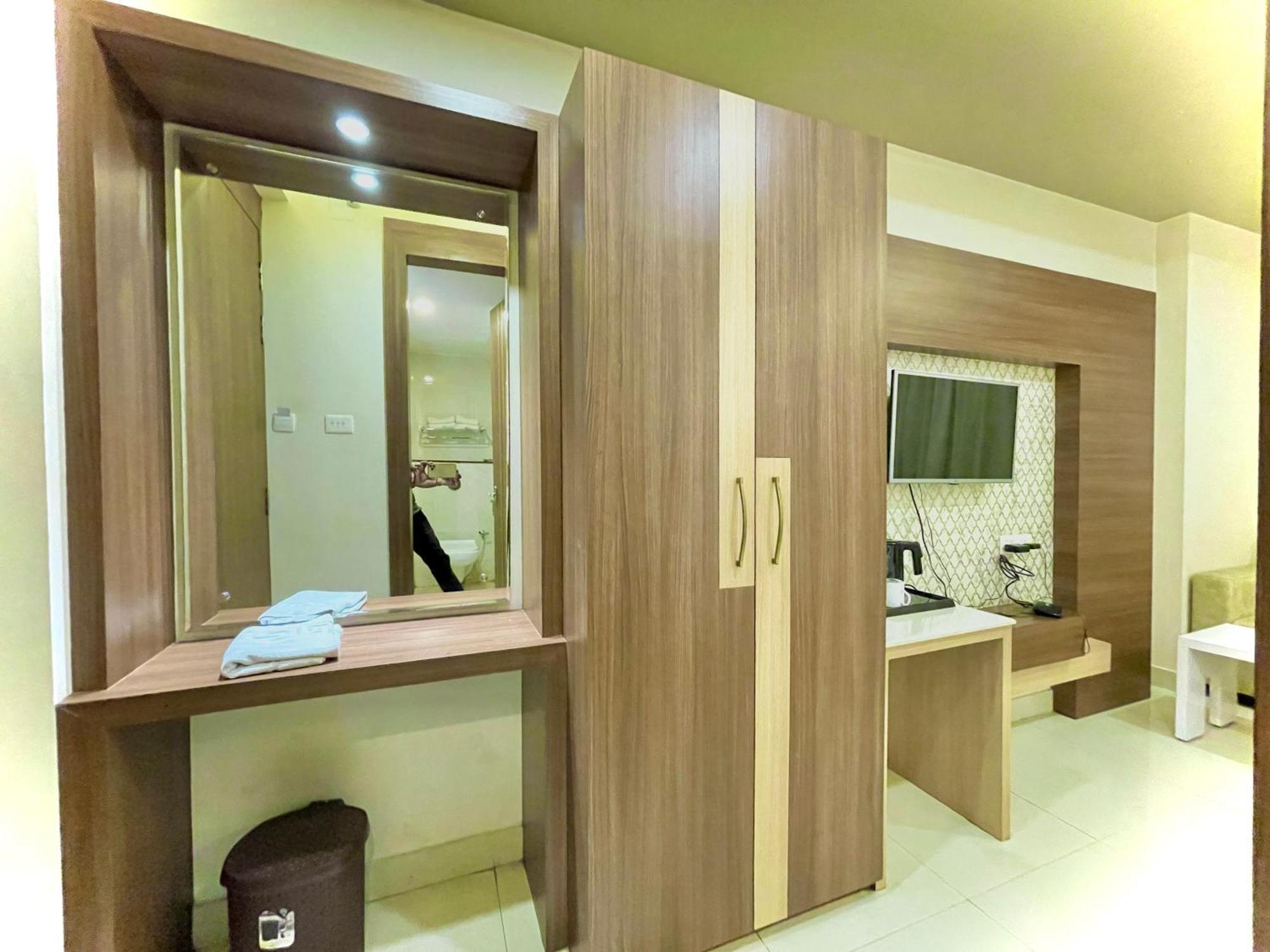 Hotel Kuber Palace ! Puri Near-Sea-Beach-And-Temple Fully-Air-Conditioned-Hotel With-Lift-And-Parking-Facility Bagian luar foto