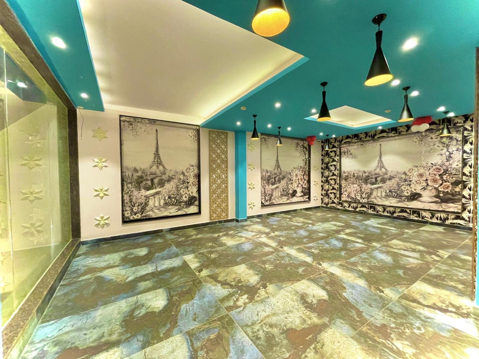 Hotel Kuber Palace ! Puri Near-Sea-Beach-And-Temple Fully-Air-Conditioned-Hotel With-Lift-And-Parking-Facility Bagian luar foto